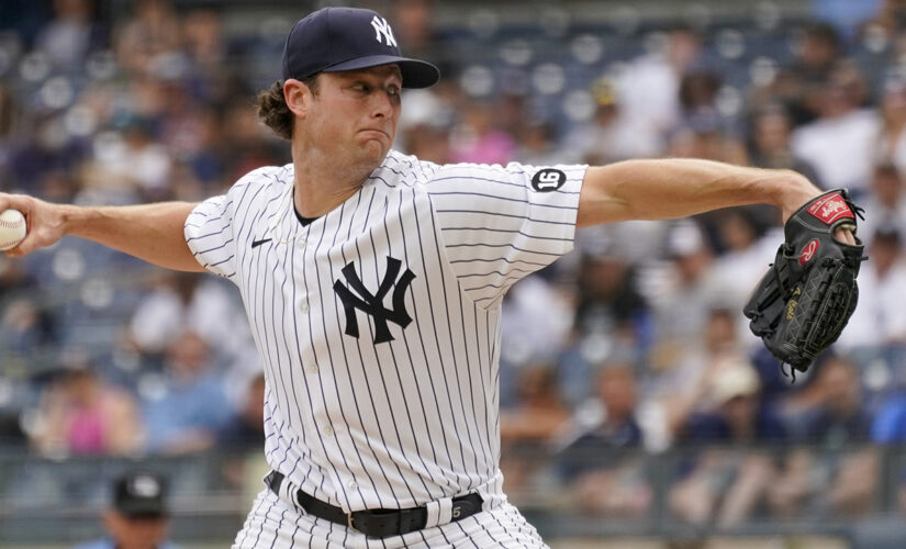 Cole whiffs Donaldson, pitches streaking Yanks past Twins