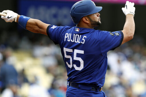 Backed by 3 HRs, Scherzer leads Dodgers past Mets 4-3