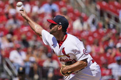 Wainwright extends mastery of Pirates in Cardinals’ 3-0 win