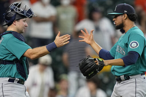 Mariners score 4 in 11th to earn 6-3 win over Astros