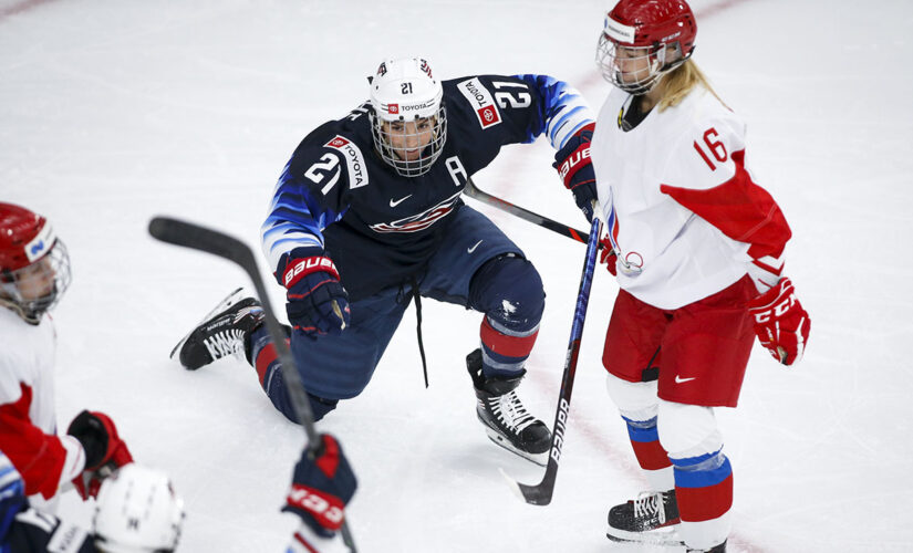Knight sets women’s world hockey scoring record in US win