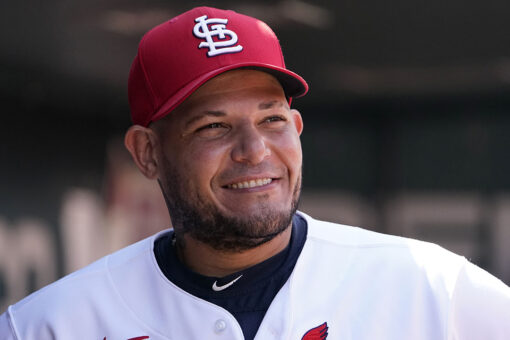 Molina agrees to $10M contract with Cards for final season