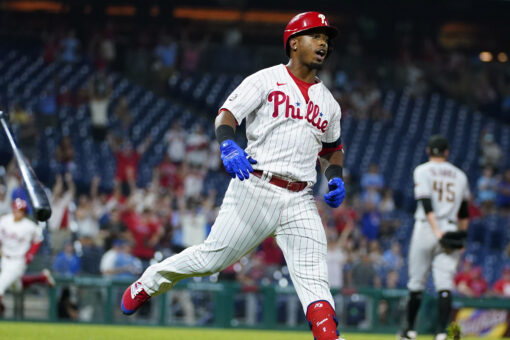Segura’s single in 11th lifts Phillies over Diamondbacks 7-6