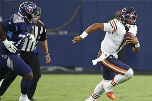 Justin Fields makes his 1st start, Bears beat Titans 27-24