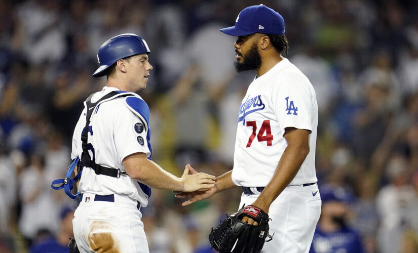 Dodgers rally with 3 runs in 8th to beat Rockies 5-2