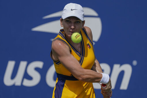 Halep, Muguruza win; fans face delays in return to US Open