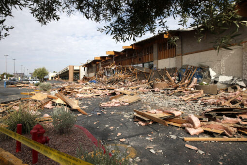 Nevada supermarket collapse injures 4, cause unknown