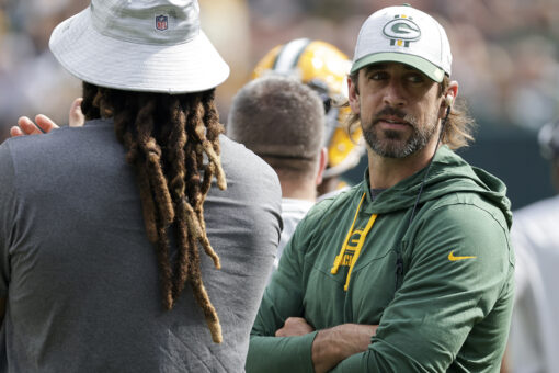Aaron Rodgers sticks up for unvaxxed teammates, ‘it’s a personal decision’