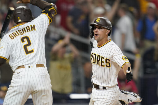 Wild pitch in 10th inning sends Padres past Phillies 4-3
