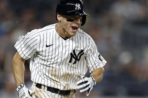 Bronx cheer: Velazquez helps streaking Yanks sweep Red Sox