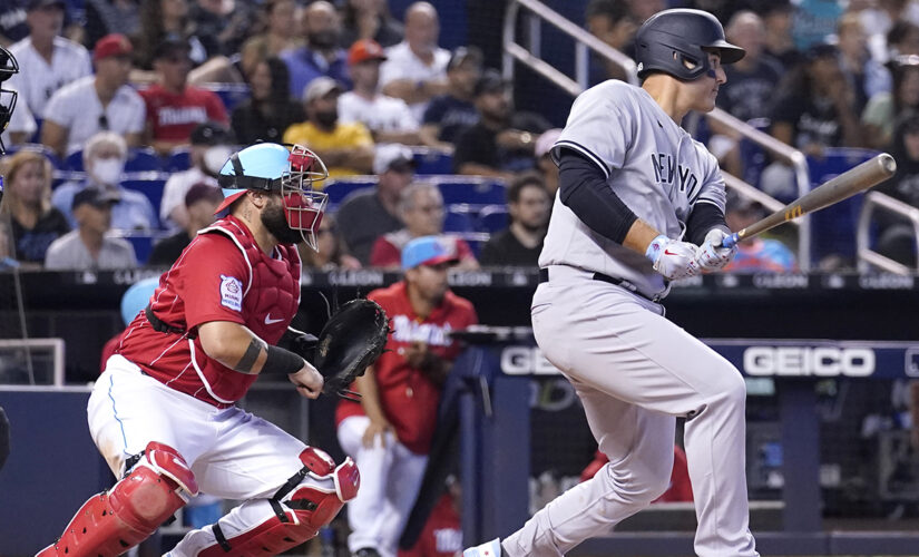 Rizzo shines again with key hit, Yankees beat Marlins 3-1