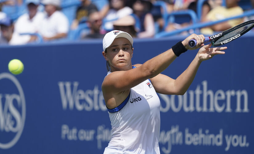 No. 1 Barty beats Krejcikova to reach semis in Cincinnati