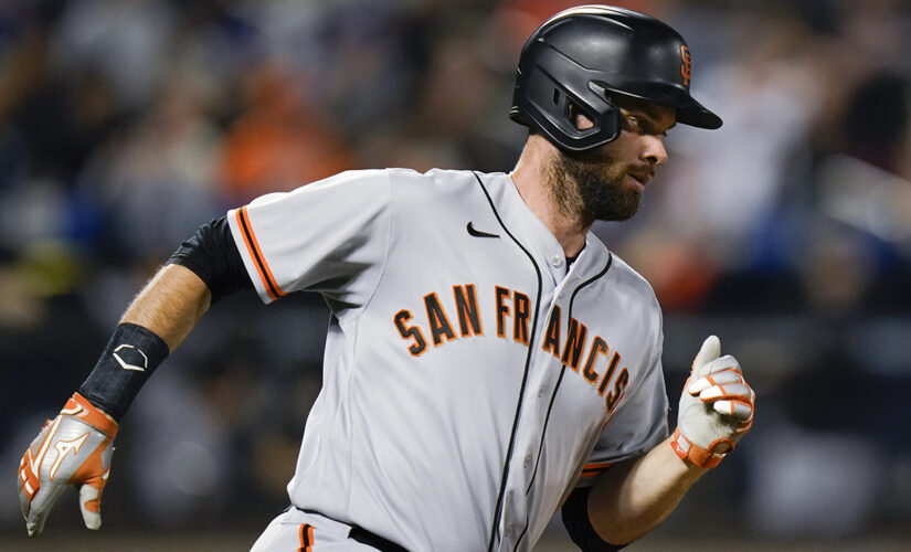 Belt homers twice after grandma’s death, Giants top Mets 8-0