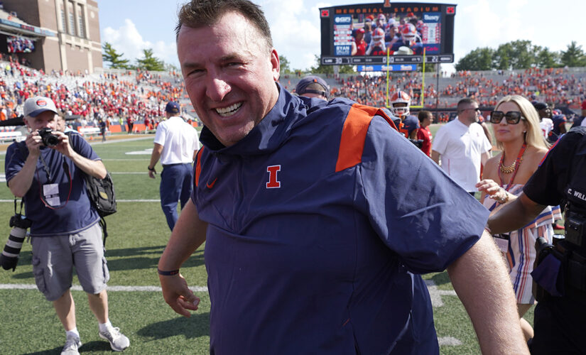 Illinois fends off Nebraska in 30-22 season-opening win