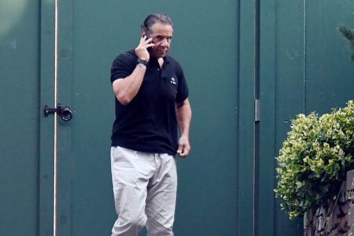Cuomo executive assistant comes forward, alleges NY governor ‘broke the law’