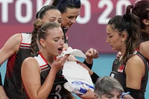 Olympic volleyball players crash heads in horrifying scene