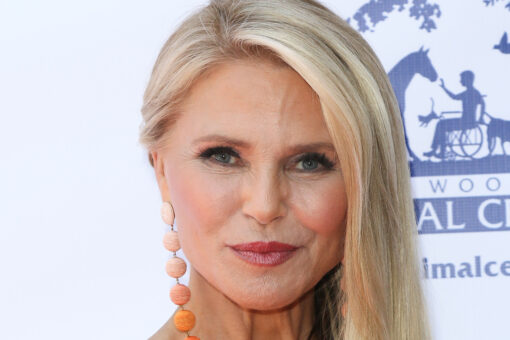 Christie Brinkley speaks out on Afghanistan crisis: ‘Too many are weeping tonight’