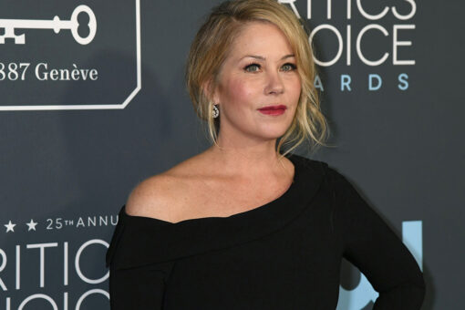 Christina Applegate reveals multiple sclerosis diagnosis