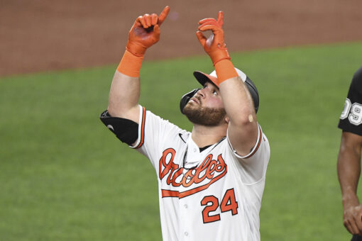 Orioles snap 19-game skid with 10-6 win over Angels