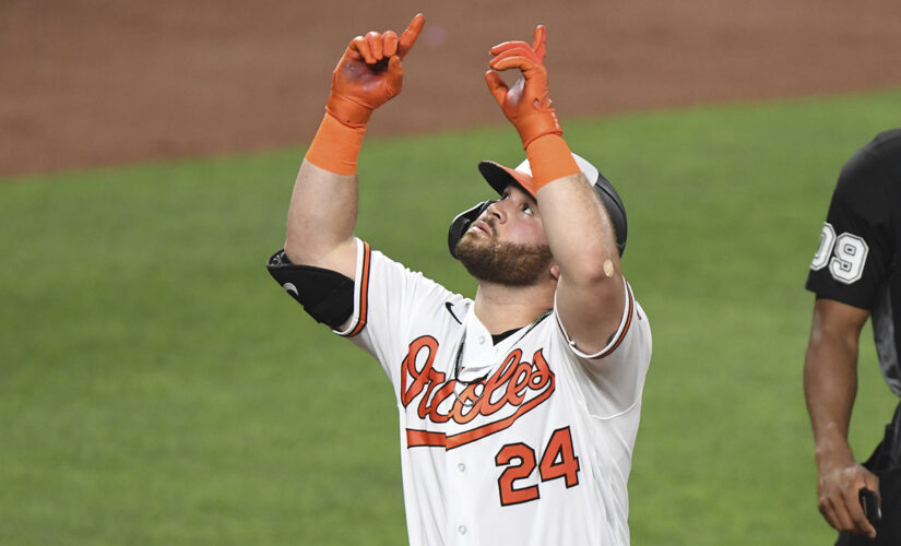 Orioles snap 19-game skid with 10-6 win over Angels