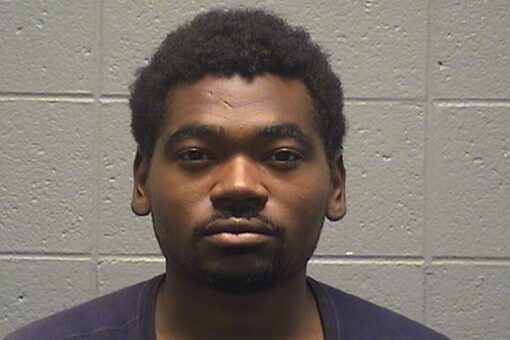 Chicago man robs woman just days after being released for similar crime, report says