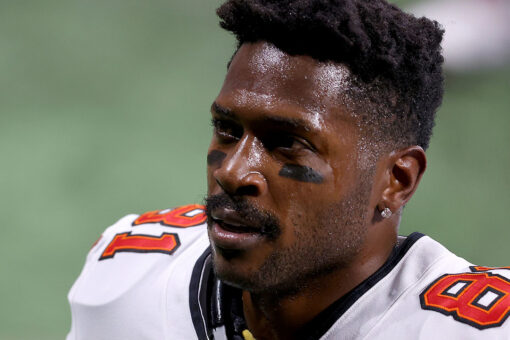 Buccaneers’ Antonio Brown thrown out of practice after punching Titans player in the face
