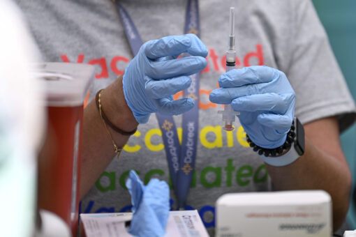 US COVID-19 booster plan leaves some experts divided