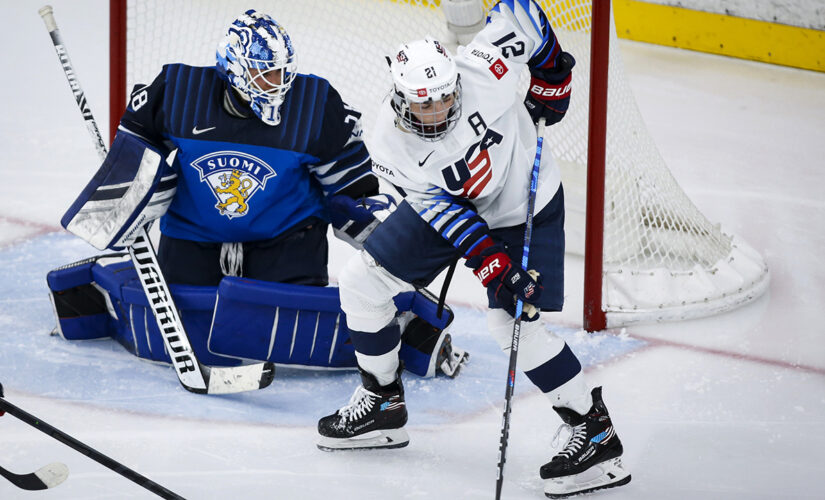 Hilary Knight ties goal record, US beats Finland 3-0