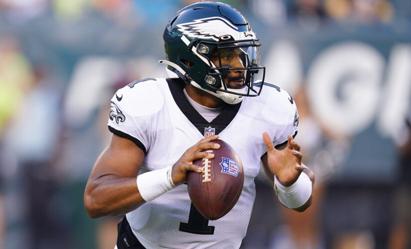 Eagles’ Jalen Hurts briefly hospitalized with ‘stomach bug,’ coach says
