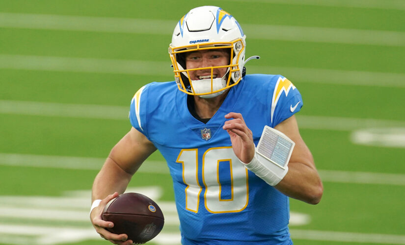 Justin Herbert handling the pressure ‘so easily,’ Chargers’ backup QB says