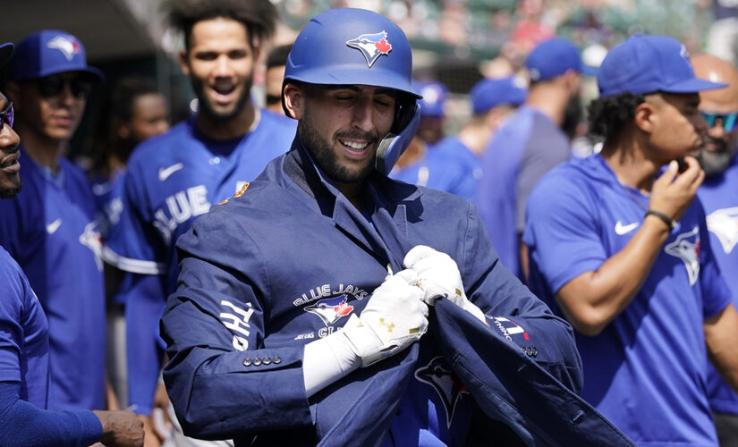 2 Jays homers enough for Berríos in 2-1 win over Tigers