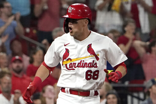 Cardinals avoid sweep, rally for 8-4 victory over Brewers