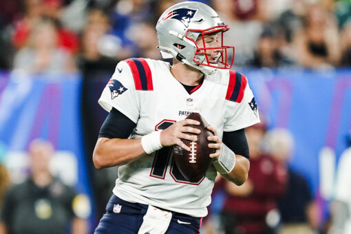 Jones pushing Newton for Pats QB, New England beats Giants