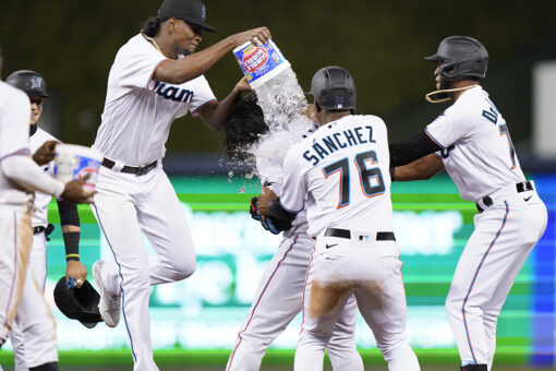 Alfaro lifts Marlins over Nats 4-3 in 10 to end 8-game slide