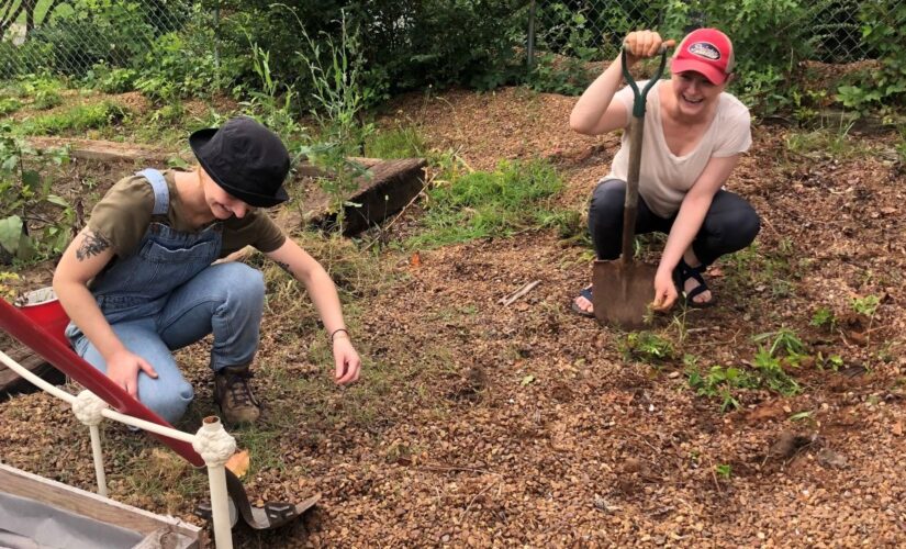 Teacher starts classroom on a lake as outdoor learning grows popular amid COVID-19