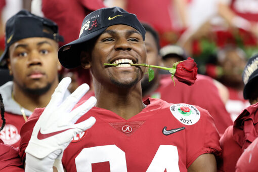 Alabama linebacker charged with DUI in three-car wreck near campus