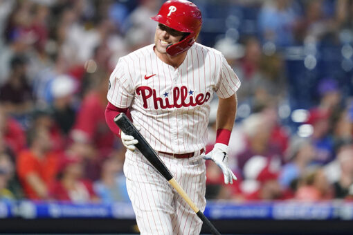 Phillies’ Hoskins out for season with abdominal tear