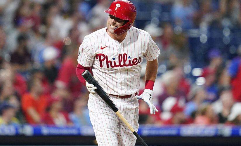 Phillies’ Hoskins out for season with abdominal tear