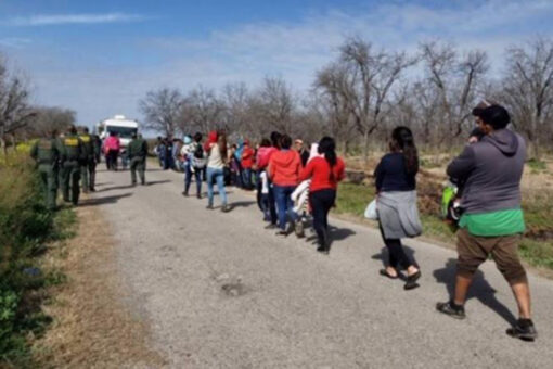 AZ Attorney General scolds Biden administration for releasing COVID-positive migrants