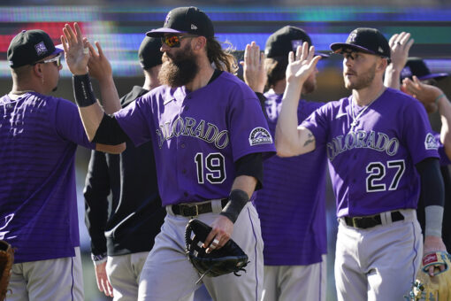 Senzatela earns 1st win since June, Rockies beat Dodgers 5-0