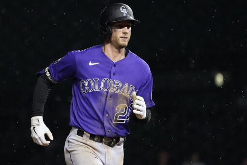 McMahon goes deep in 10th, Rox split long twinbill with Cubs