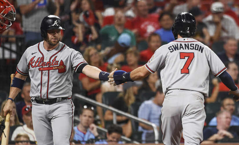 Braves walk past Cardinals 8-4 to complete series sweep