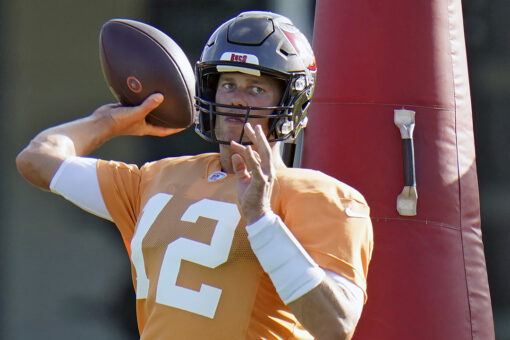 Tom Brady slams helmet in frustration during Bucs camp