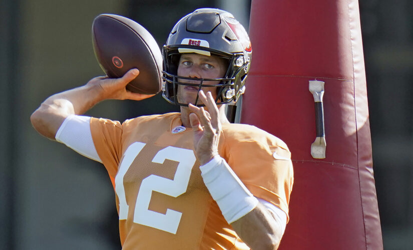 Tom Brady slams helmet in frustration during Bucs camp