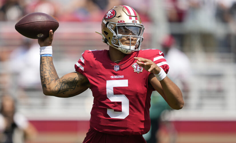 49ers use QB platoon to beat Raiders 34-10