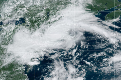 Henri brings heavy rains to much of Northeast US, knocks out power to 140,000 homes