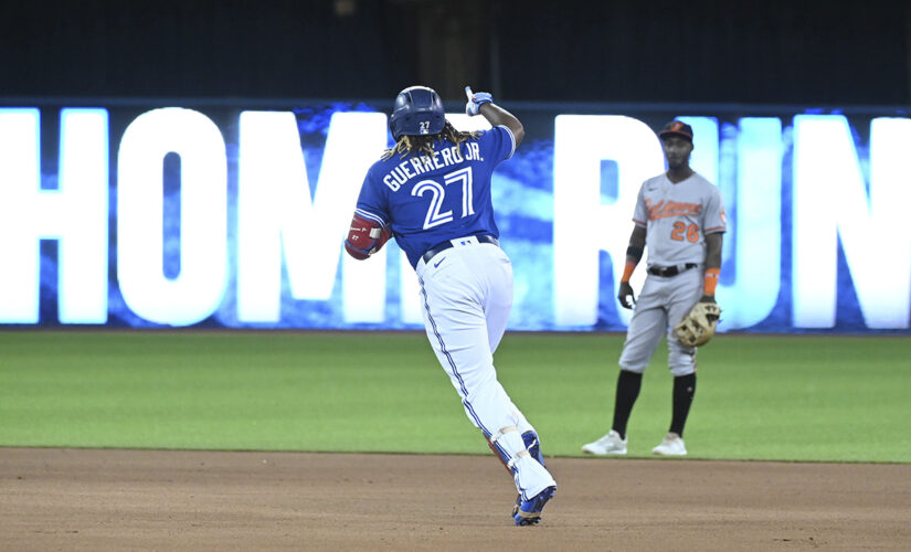 Guerrero hits 2 HRs, Ray fans 10 as Blue Jays beat O’s 7-3