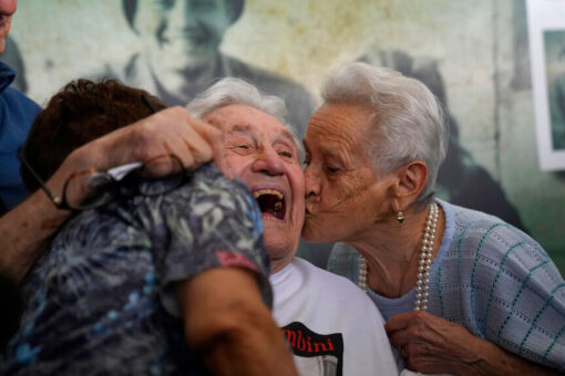97-year-old American WWII vet reunites with Italians he saved as children