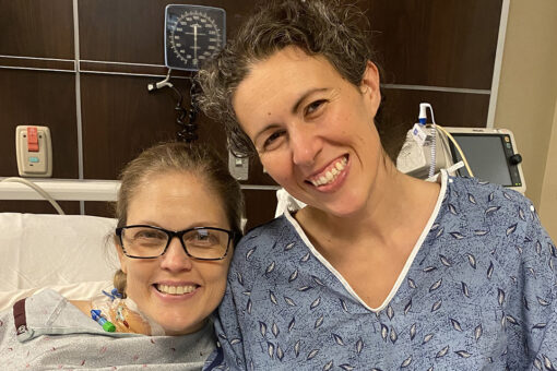 Single mom finds life-saving kidney donor from stranger on social media