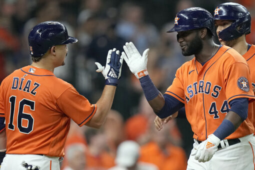 Álvarez, Astros slug their way to 12-3 win over Mariners